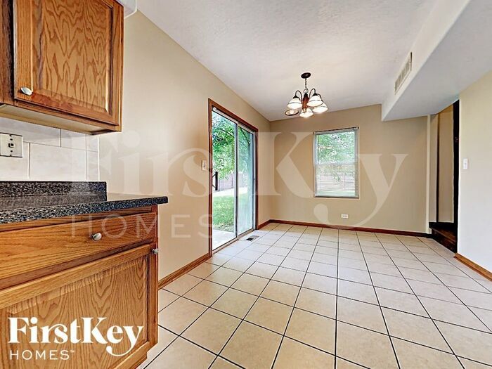 Building Photo - 901 Autumn Ln