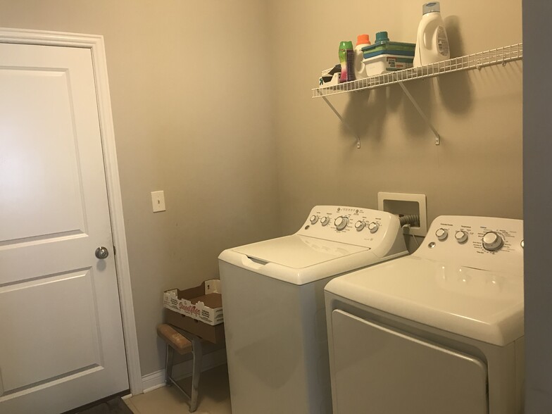 Washer & Dryer - 6120 Jadkins Way