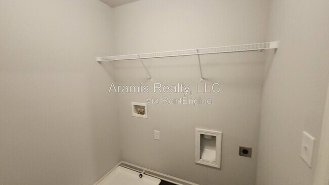 Building Photo - 5228 Pinnacle Walk