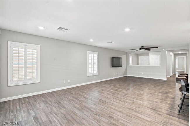 Building Photo - 1525 Deep Valley Ave