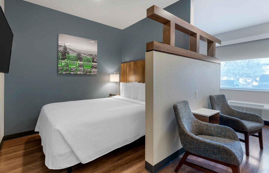 Building Photo - Furnished Studio-Chandler