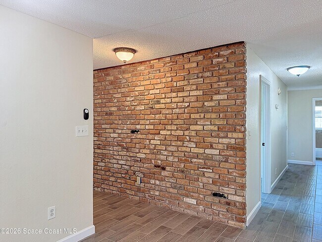 Building Photo - 1315 Lester Ct