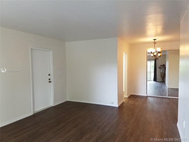 Building Photo - 7851 Miller Dr
