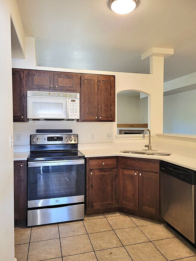 Building Photo - ALL PROSPECTIVE TENANTS MUST SUBMIT A $58 ...