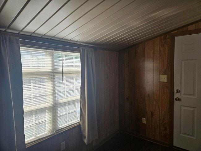 Building Photo - 2 Bed / 2 Bath Condo in Greenbriar Availab...
