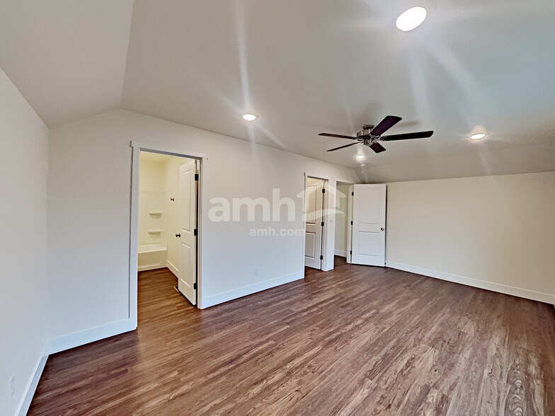 Building Photo - 33088 Naches Peak Ln