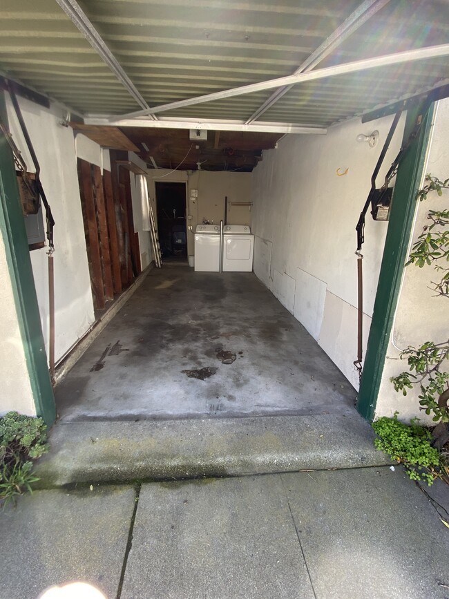 Garage Interior (Parking1) - 308 9th St