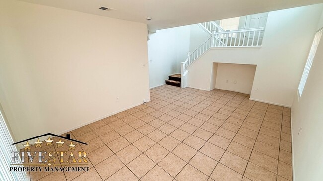 Building Photo - House for Rent in SouthWest Bakersfield
