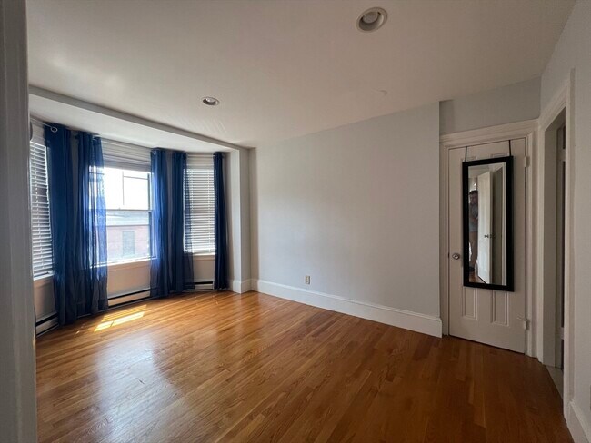 Building Photo - 583 Massachusetts Ave