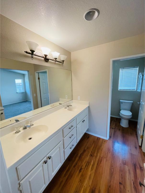 Building Photo - 27970 Sunlight Ct