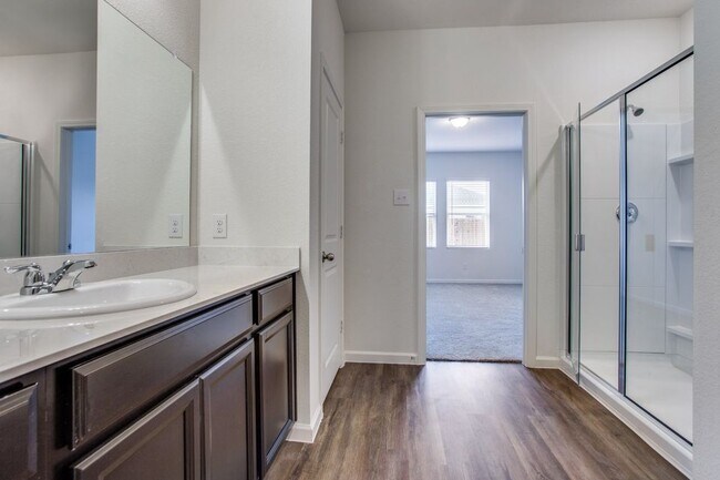 Building Photo - 304 Briar Cv