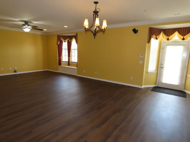 Building Photo - Two Story Townhome Clermont Yacht Club