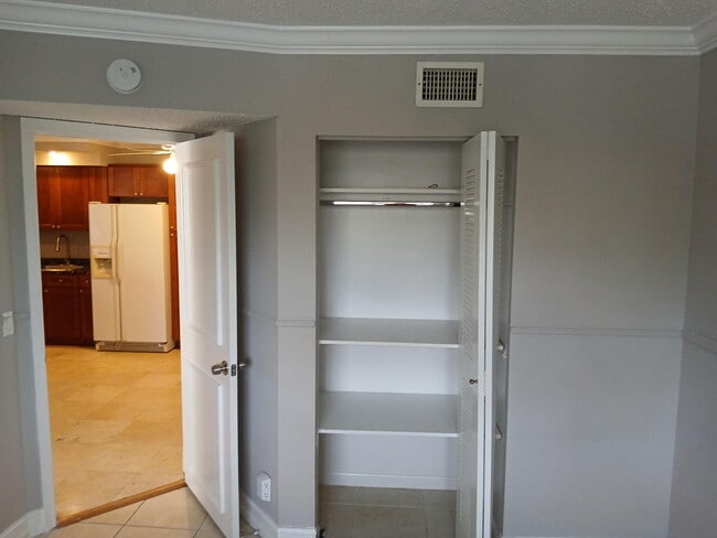 Building Photo - 522 Trace Cir