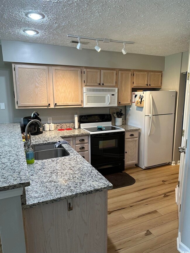 Building Photo - 569 Blue River Ct