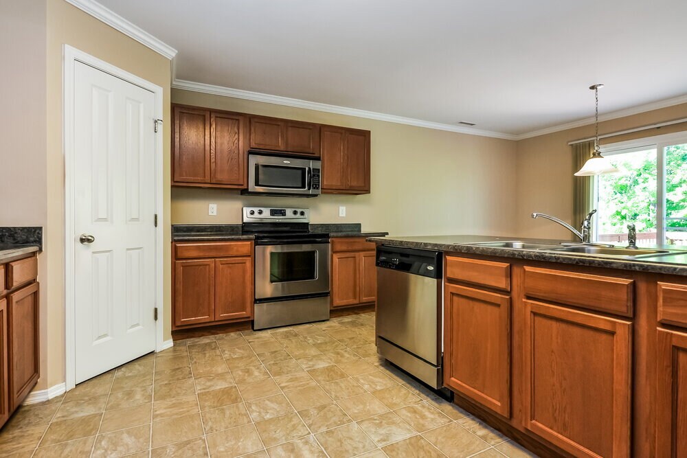 Building Photo - 3121 Varcroft Rd
