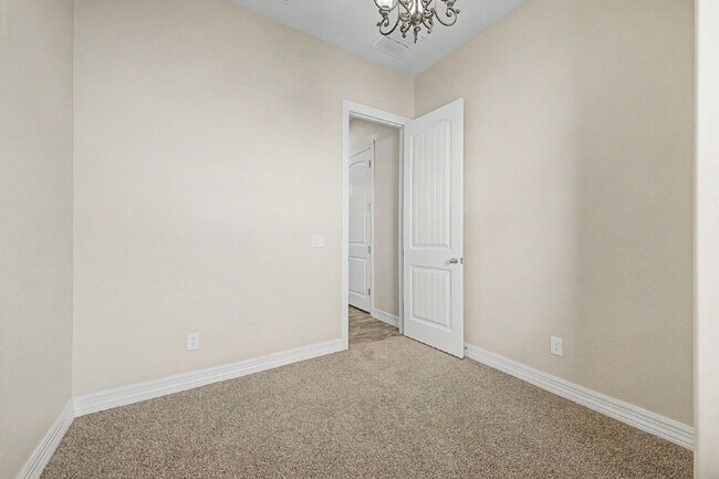 Building Photo - 8833 S 167th Ln