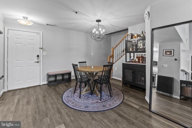 Building Photo - 171 Somervelle St