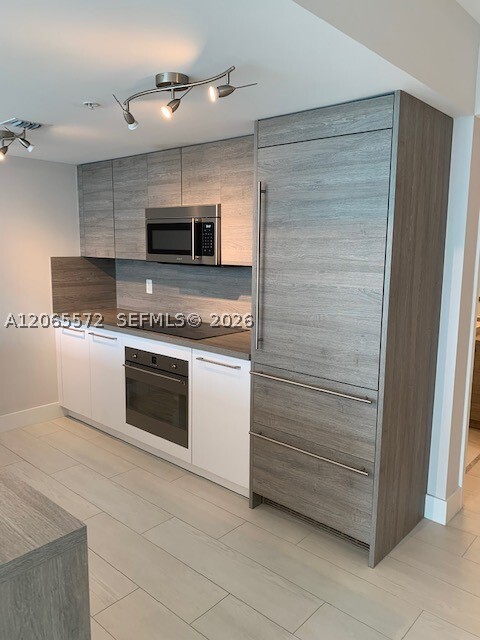 Building Photo - 400 Sunny Isles Blvd