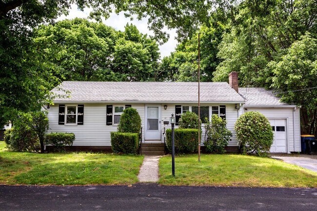 Primary Photo - 17 Suffolk Rd