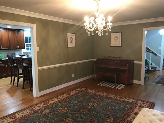 Building Photo - Renovated Colonial in Bon Air