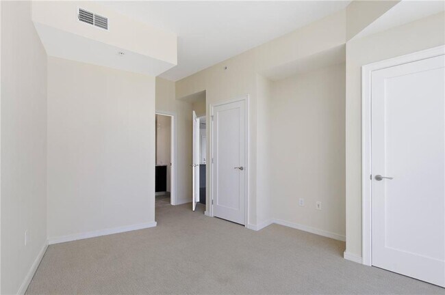 Building Photo - 3325 Piedmont Rd NE