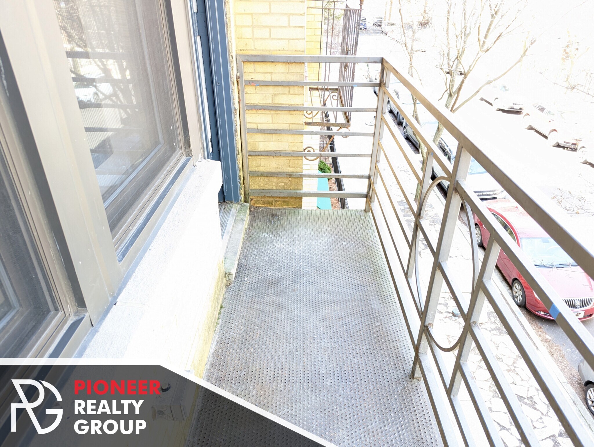 Building Photo - 914 W Dakin St