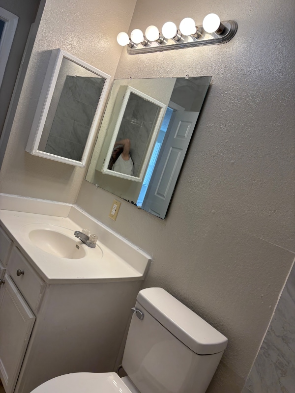 Building Photo - 230 Schmeltzer Ln