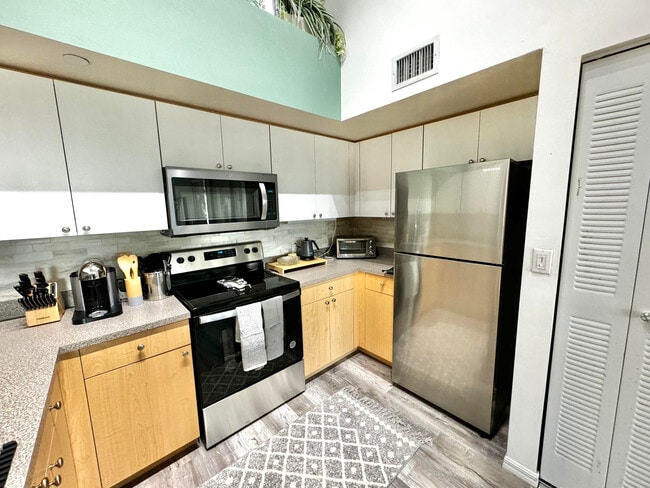 Building Photo - 1119 Villa Cir