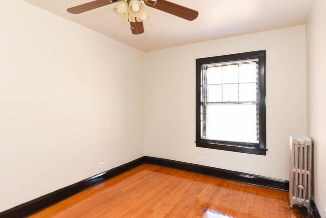 Building Photo - 2977 N Elston Ave