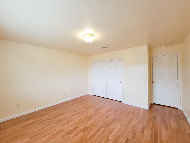 Building Photo - 14938 Brightbrook Dr