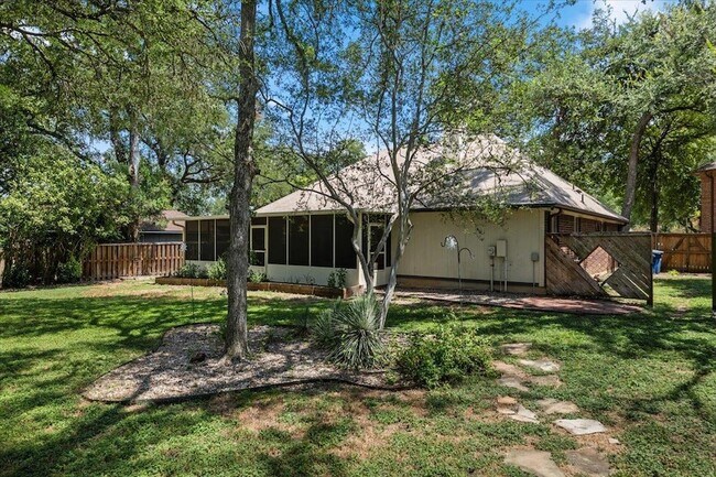 Building Photo - 10000 Brantley Bend