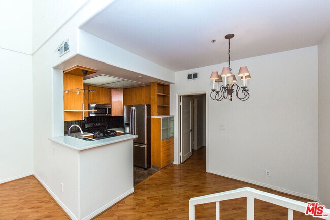 Building Photo - 7120 La Tijera Blvd