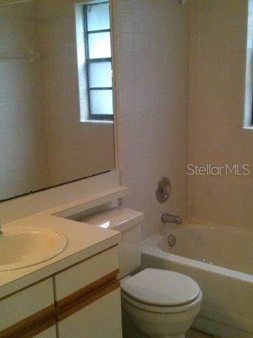 Building Photo - 2026 Larkwood Dr