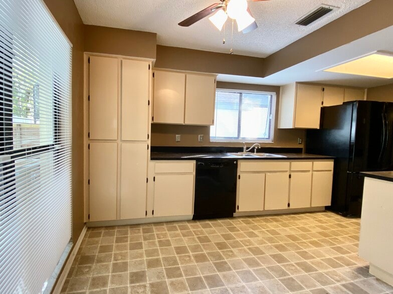 Kitchen - 13903 LAZY OAK DRIVE