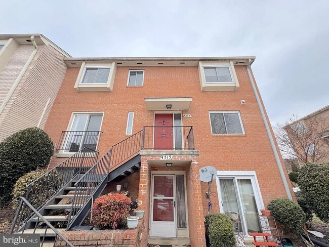 Building Photo - 4513 Logsdon Dr