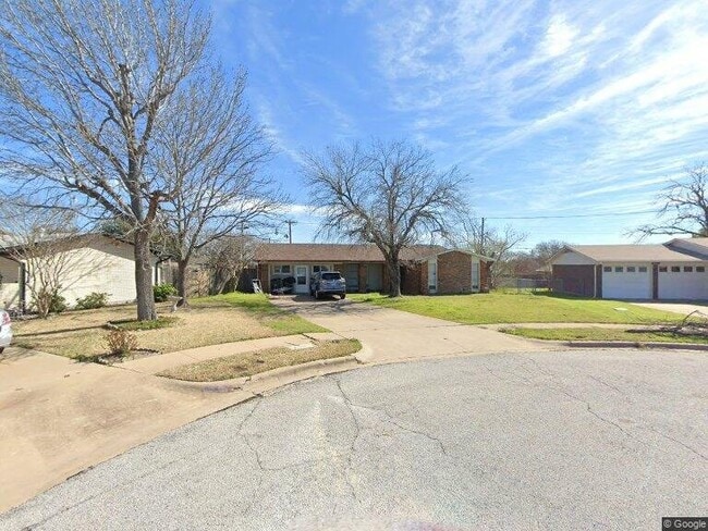 Building Photo - 1004 Mary Jane Cir