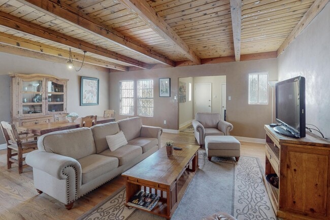 Building Photo - 1613 Morningside Dr NE