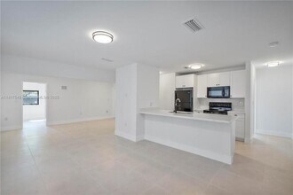 Building Photo - 2 bedroom in North Miami FL 33161