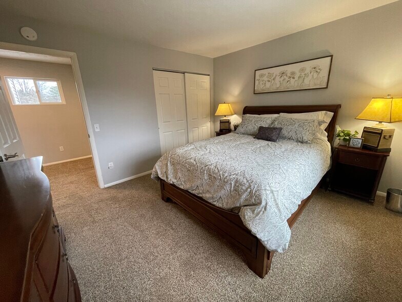 Building Photo - 27 Mayapple Ln