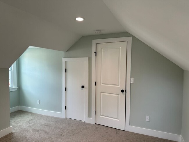 Building Photo - Beautifully Remodeled 4-bedroom Cape Cod -...