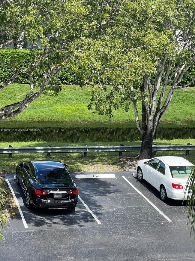 Building Photo - 12550 SW 15th St