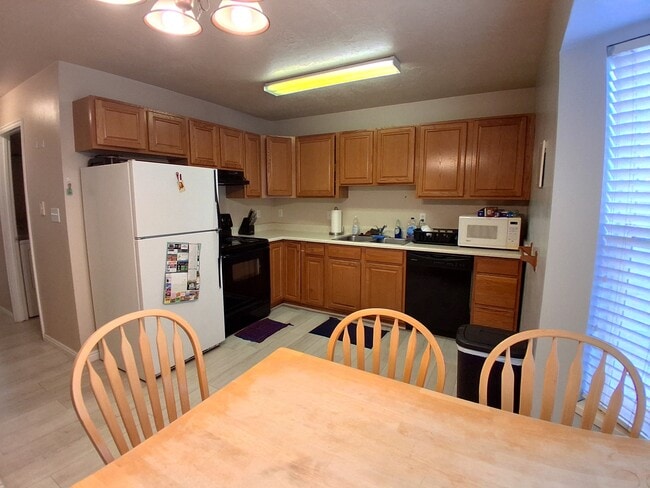 Building Photo - 361 N 700 E