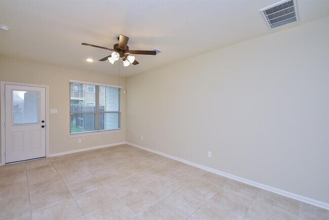 Building Photo - 23322 Del Rosso St