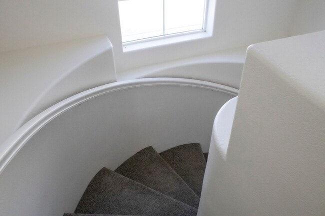 Building Photo - 3 bedroom 2.5 bathroom two-story rental in...