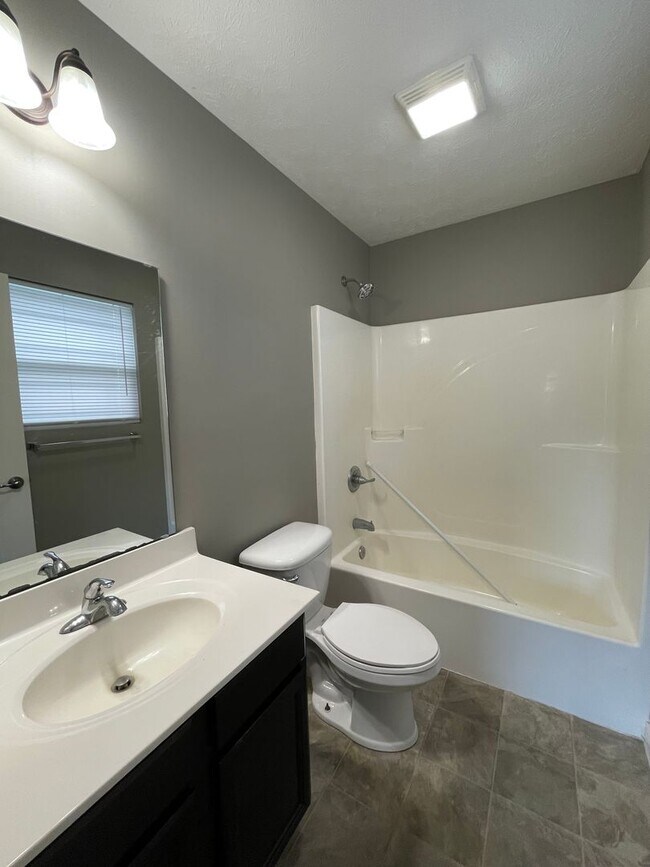 Building Photo - Two Bedroom Single Family Home