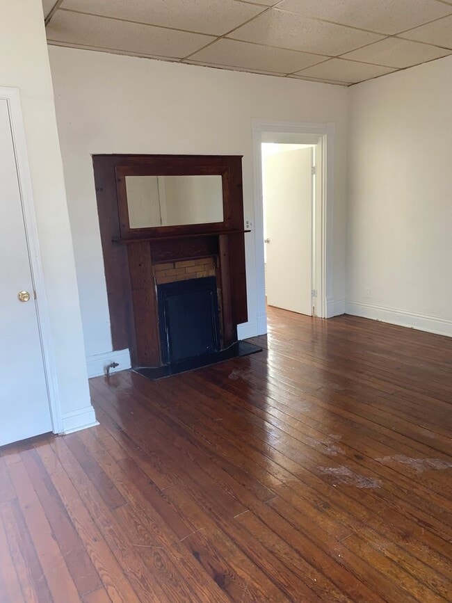 Building Photo - Spacious 2 bedroom home in Portland