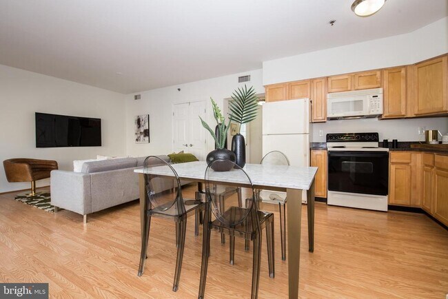 Building Photo - 1030 N 2nd St