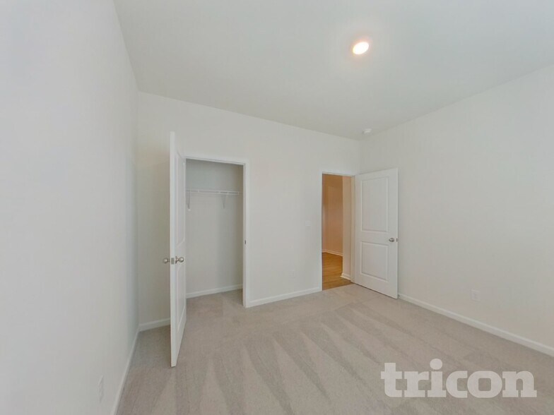 Building Photo - 1079 Staghorn Ave