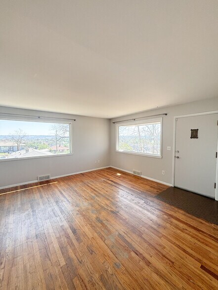 Building Photo - 24 E Dalton Ave