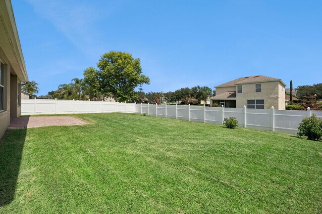 Building Photo - Spacious 3-Bedroom Gem with 2 Baths and 2238 Sq Ft of Comfort in Clermont!